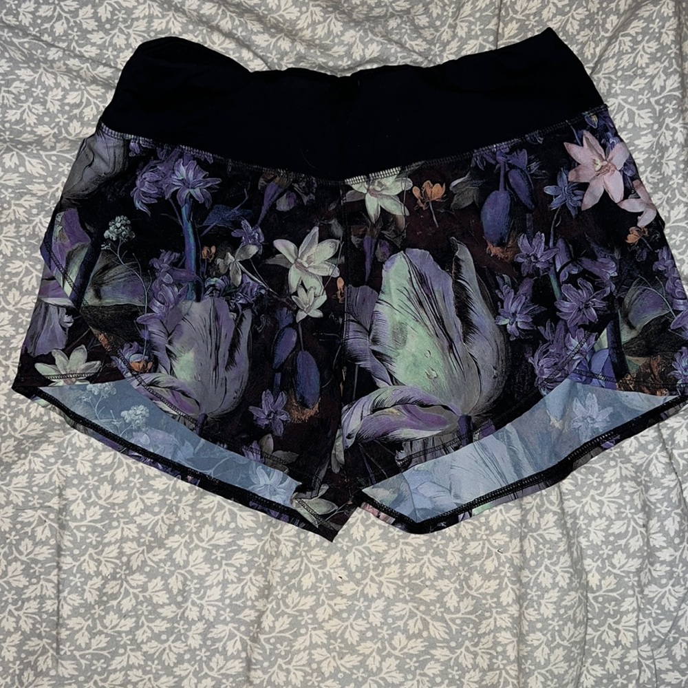 Calia floral running short